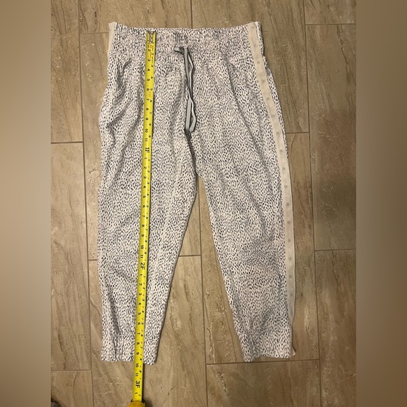 LULULEMON SNAP OFF JOGGERS - Picture 8 of 10